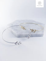 Load image into Gallery viewer, Open Leaf Cuff Bangle (3 Colors)
