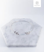 Load image into Gallery viewer, Open Leaf Cuff Bangle (3 Colors)
