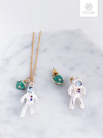 Load image into Gallery viewer, Astronaut 3D Necklace &amp; Earring
