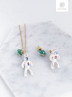 Load image into Gallery viewer, Astronaut 3D Necklace &amp; Earring
