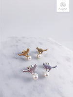 Load image into Gallery viewer, Cat W Pearl ball Earrings
