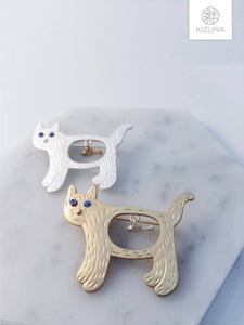 Hungry Cat Brooch w Fish (2 Colors)