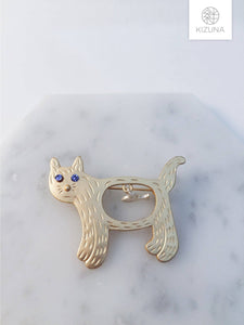 Hungry Cat Brooch w Fish (2 Colors)