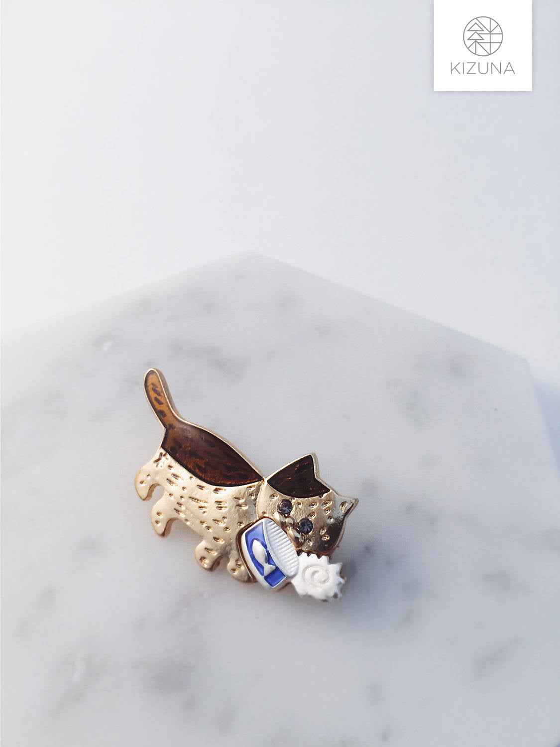 Cute cats with Canned Fish Brooch