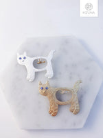 Load image into Gallery viewer, Hungry Cat Brooch w Fish (2 Colors)
