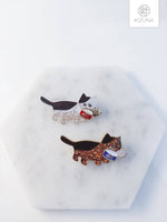 Load image into Gallery viewer, Cute cats with Canned Fish Brooch
