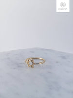 Load image into Gallery viewer, Minimalist Gold Star Ring
