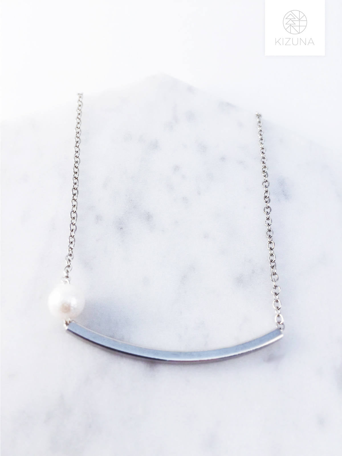 Minimalist Bar Necklace w Pearl