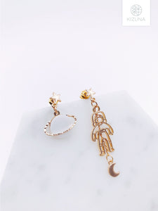 Mix & Match Saturn Astronaut Dangling Earring