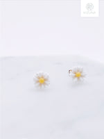 Load image into Gallery viewer, White &amp; Sunflower Earrings
