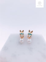 Load image into Gallery viewer, Rabbit Princess Earring w Pearl (2 Colors)
