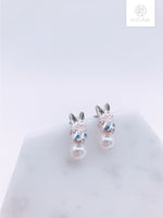 Load image into Gallery viewer, Rabbit Princess Earring w Pearl (2 Colors)
