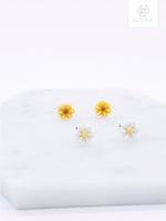 Load image into Gallery viewer, White &amp; Sunflower Earrings
