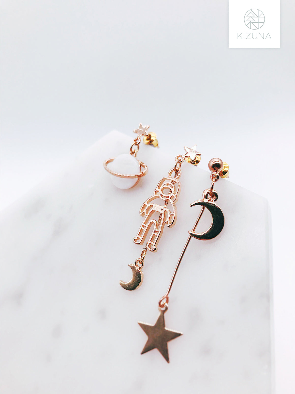 Mix & Match Saturn Astronaut Dangling Earring