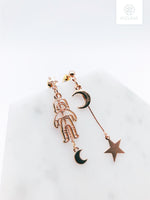 Load image into Gallery viewer, Mix &amp; Match Saturn Astronaut Dangling Earring
